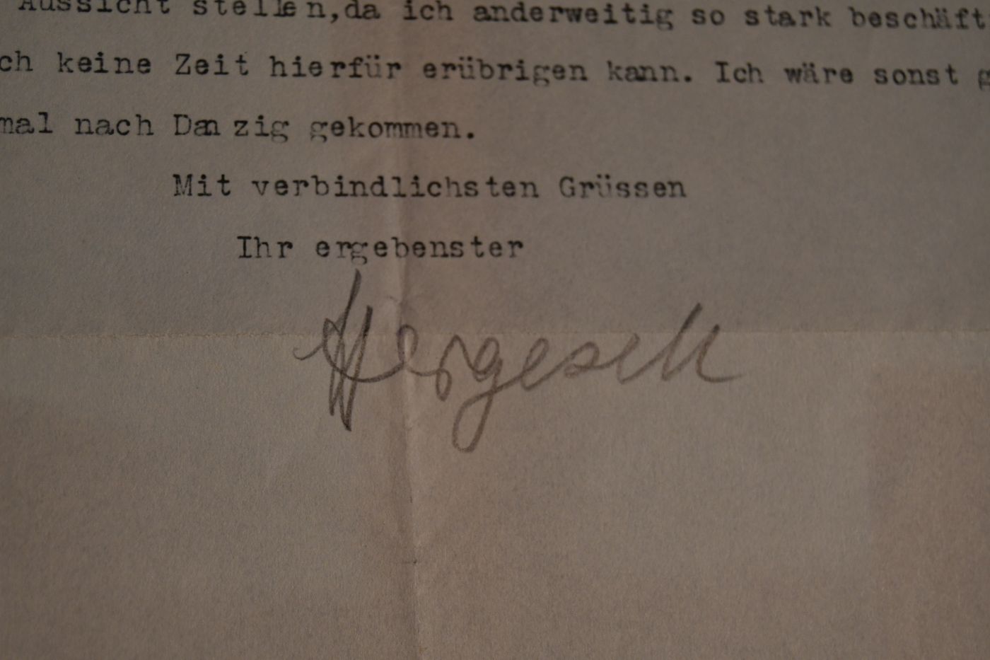 2 unterschriebene maschinenschriftliche Briefe des deutschen Metereologen und Geophysikers Hugo Emil Hergesell (1859-1938) vom 9. Oktober 1909 und vom 23. August 1938 an an den Danziger Lehrer und Botaniker Konrad Lakowitz(1859-1945).