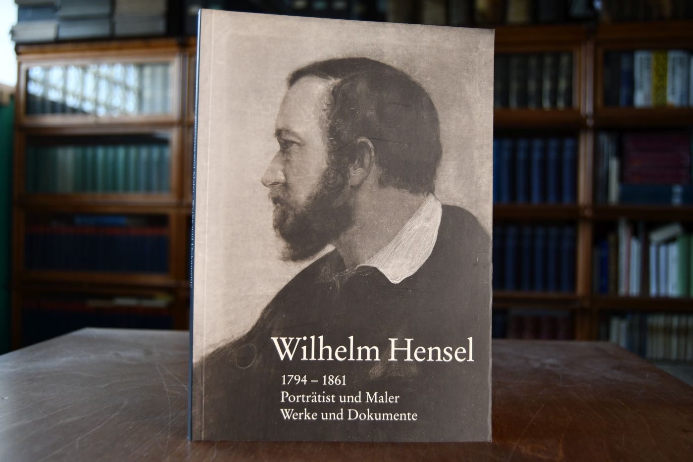 Wilhelm Hensel 1794 - 1861. Porträtist und Maler. Werke und Dokumente. Ausstellung zum 200. Geburtstag, veranstaltet vom Mendelssohn-Archiv der Staatsbibliothek zu Berlin - Preussischer Kulturbesitz 15. Dezember 1994 bis 29. Januar 1995.