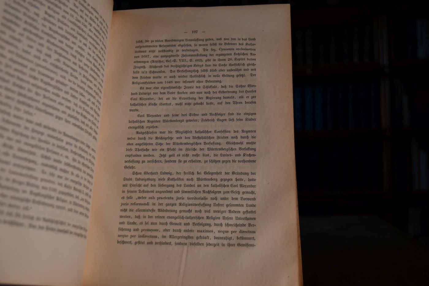Geschichte der Verfassung Württemberg`s. Zur Feier des fünfzigjährigen Bestehens der Verfassungs-Urkunde vom 25. September 1819. Im Auftrag des ständischen Ausschusses verfasst.