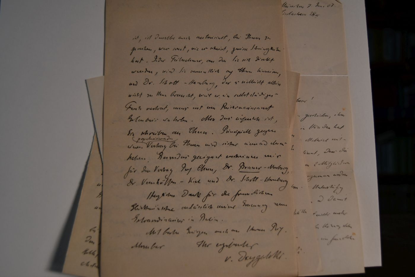 10 handschriftliche Briefe und eine beschriebene Visitenkarte des deutschen Geographen, Geophysikers und Polarforschers Erich von Drygalski (1865-1949) vom Januar 1896 - Februar 1925 an den Danziger Lehrer und Botaniker Konrad Lakowitz (1859-1945).