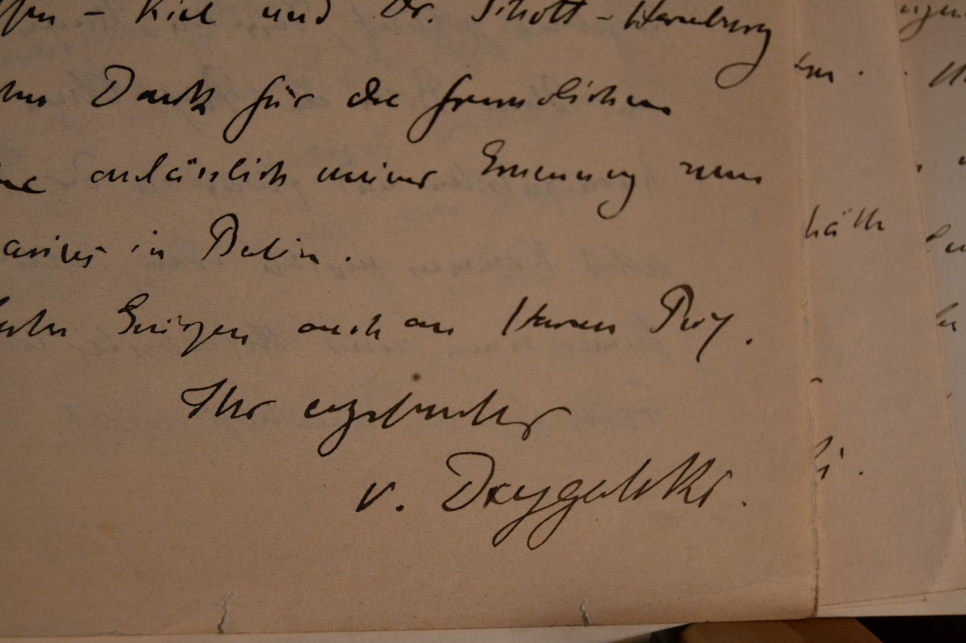 10 handschriftliche Briefe und eine beschriebene Visitenkarte des deutschen Geographen, Geophysikers und Polarforschers Erich von Drygalski (1865-1949) vom Januar 1896 - Februar 1925 an den Danziger Lehrer und Botaniker Konrad Lakowitz (1859-1945).