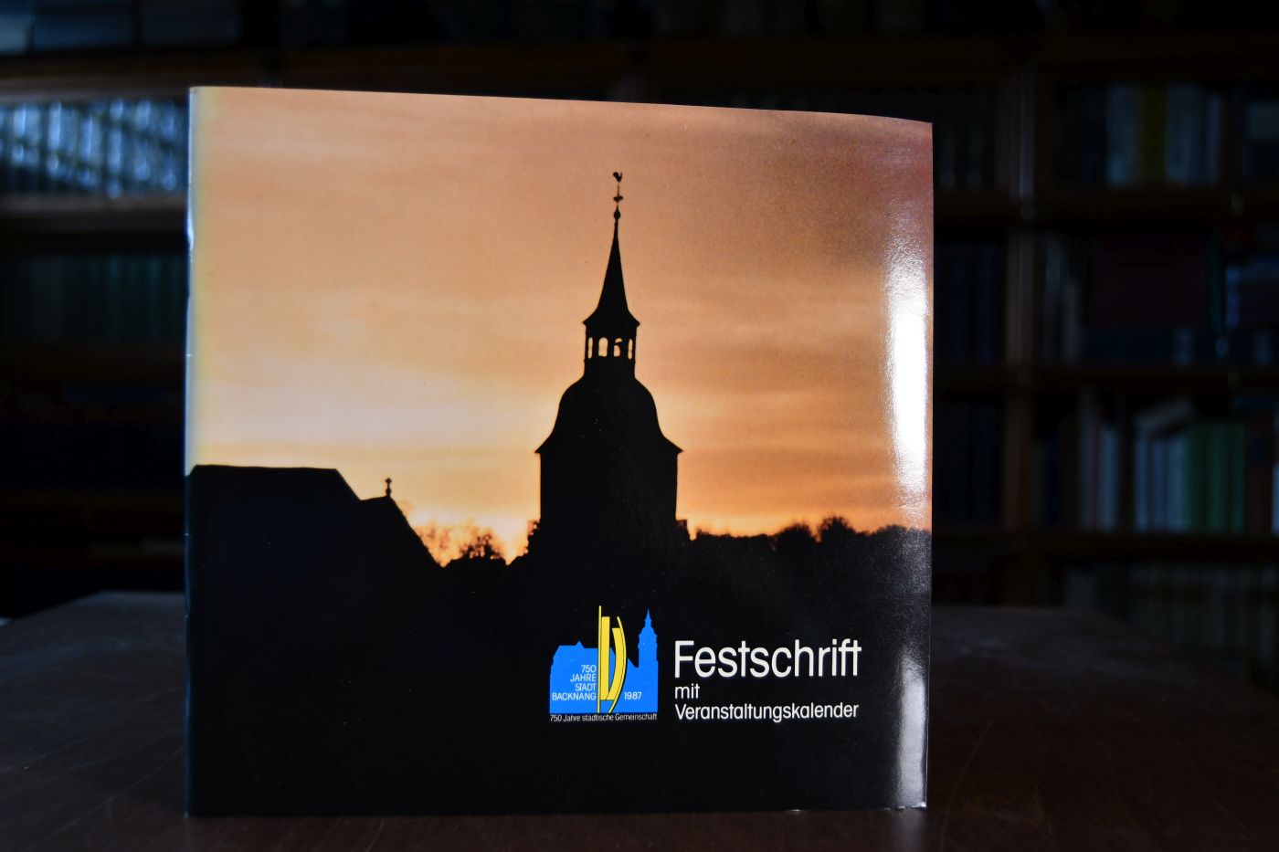 Festschrift mit Veranstaltungskalender. 750 Jahre Stadt Backnang.