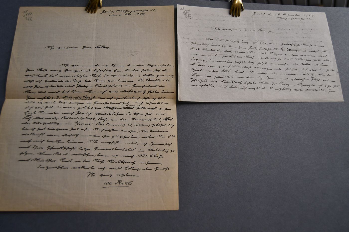 Zwei handschriftliche Briefe des Schweizer Botanikers Martin Albrecht Rikli (1868-1951) an den Danziger Lehrer und Botaniker Konrad Lakowitz (1859-1945) vom 6. November und 10. Dezember 1927.