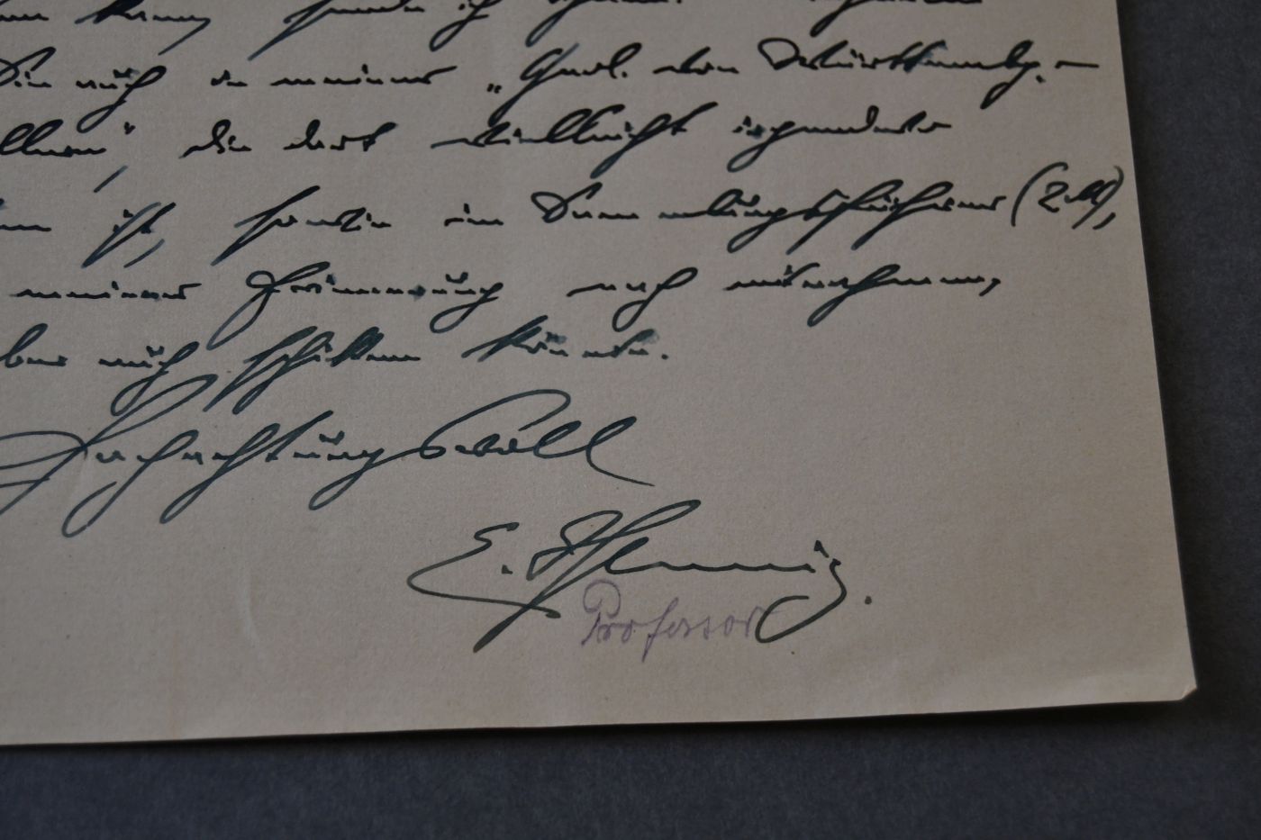 Handschriftlicher Brief des Tübinger Paläontologen Edwin Hennig (1882-1977) vom 5. Oktober 1933 an den Danziger Lehrer und Botaniker Konrad Lakowitz (1859-1938).