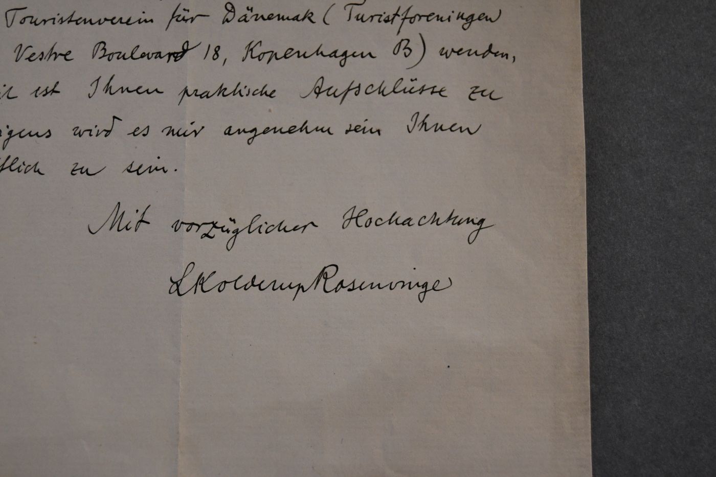 Handschriftliches Schreiben des dänischen Botanikers Lauritz Kolderup Rosenvinge (1858-1939) vom 23. März 1926 an den Danziger Lehrer und Botaniker Konrad Lakowitz (1859-1938). Beigegeben ein handschriftliches Schreiben vom 25. Februar an denselben Empfänger in dem um den Tausch von Meeresalgen gebeten wird.