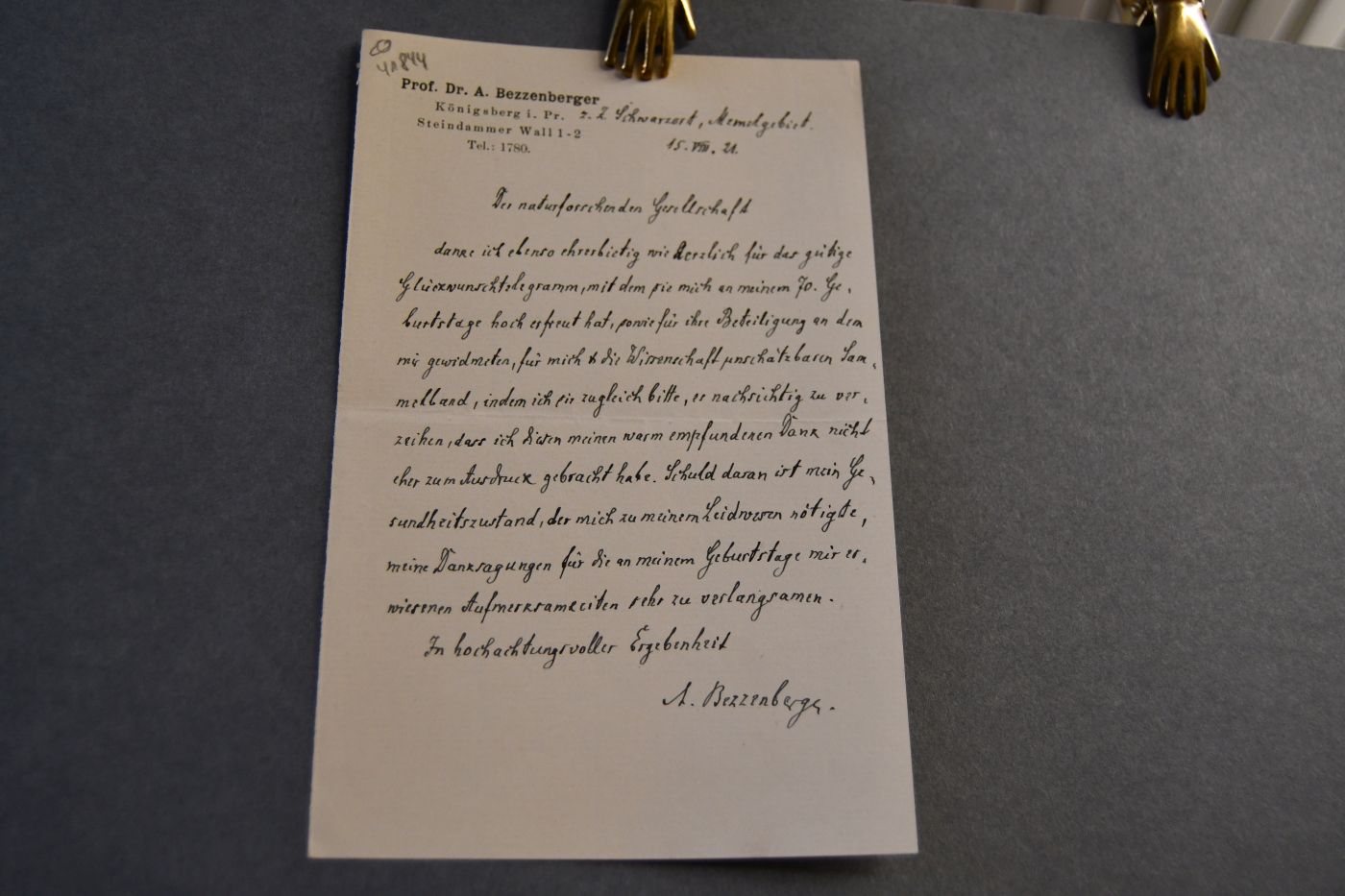 Schreiben des deutschen Sprach- und Vorgeschichtsforschers Adalbert Bezzenberger (1851-1922) vom 15. August 1921 an den Danziger Lehrer und Botaniker Konrad Lakowitz (1859-1945).