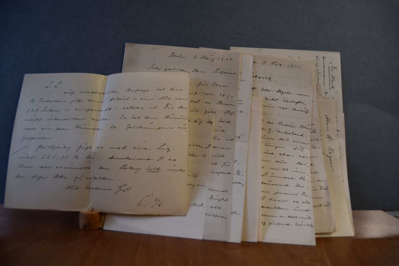 Konvolut von 14 handschriftlichen Briefen des deutschen Botanikers Hugo Wilhelm Conwentz (1855-1922) überwiegend an den Danziger Lehrer und Botaniker Konrad Lakowitz (1859-1945) zwischen 1896 und 1919.