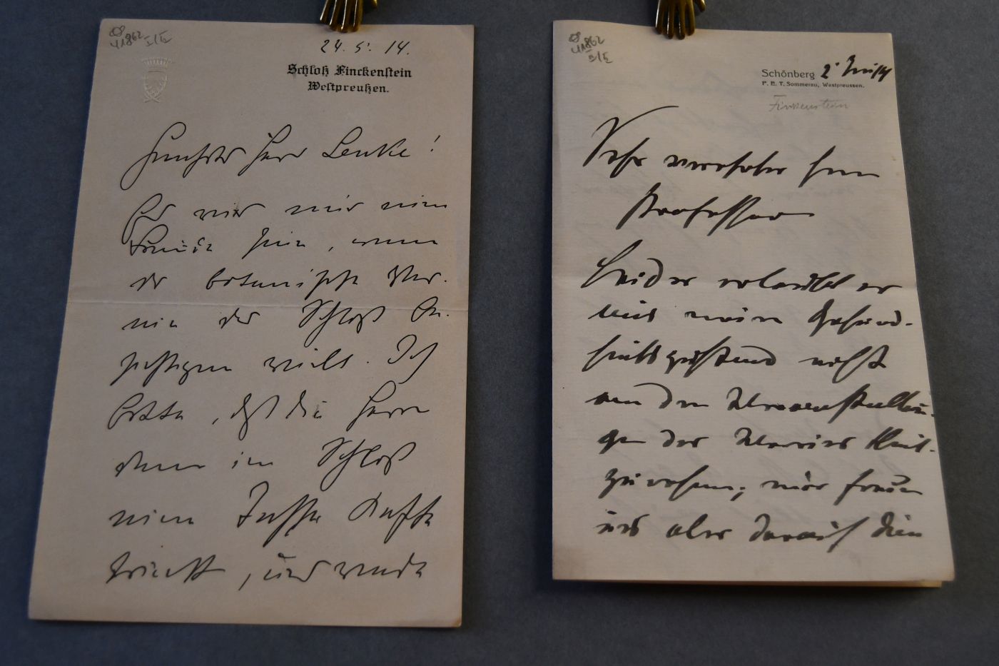 Handschriftliche Briefe des deutschen Reichstagsabgeordneten Konrad August Karl Friedrich Graf Finck von Finckenstein (1856-1921) an den Danziger Lehrer und Botaniker Konrad Lakowitz (1860-1916) vom 24. Mai 1914 und vom 2. Juni 1914.