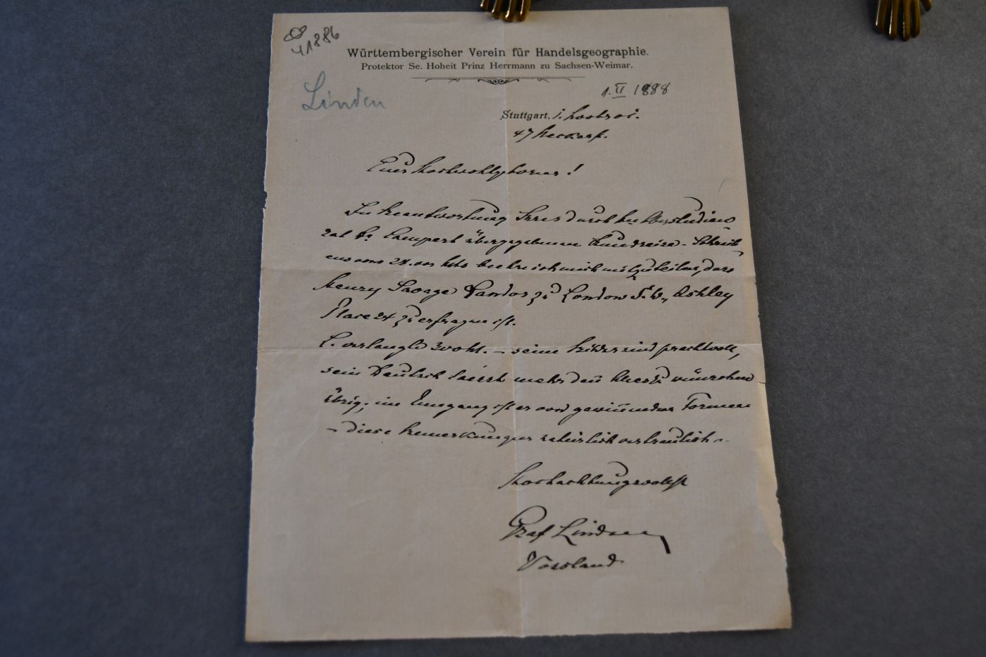 Handschriftlicher Brief des Mitgründers des heute nach ihm benannten Museums für Länder- und Völkerkunde (Linden-Museum) in Stuttgart (1838-1910) vom 1. Februar 1888 wohl an den Danziger Lehrer und Botaniker Theodor Bail (1833-1922).