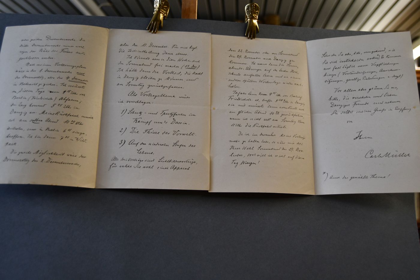 2 handschriftliche Briefe des deutschen Botanikers Carl Müller (1855-1907) vom 18.+22. Oktober 1902 an den deutschen Lehrer und Botaniker Konrad Lakowitz (1859-1945).