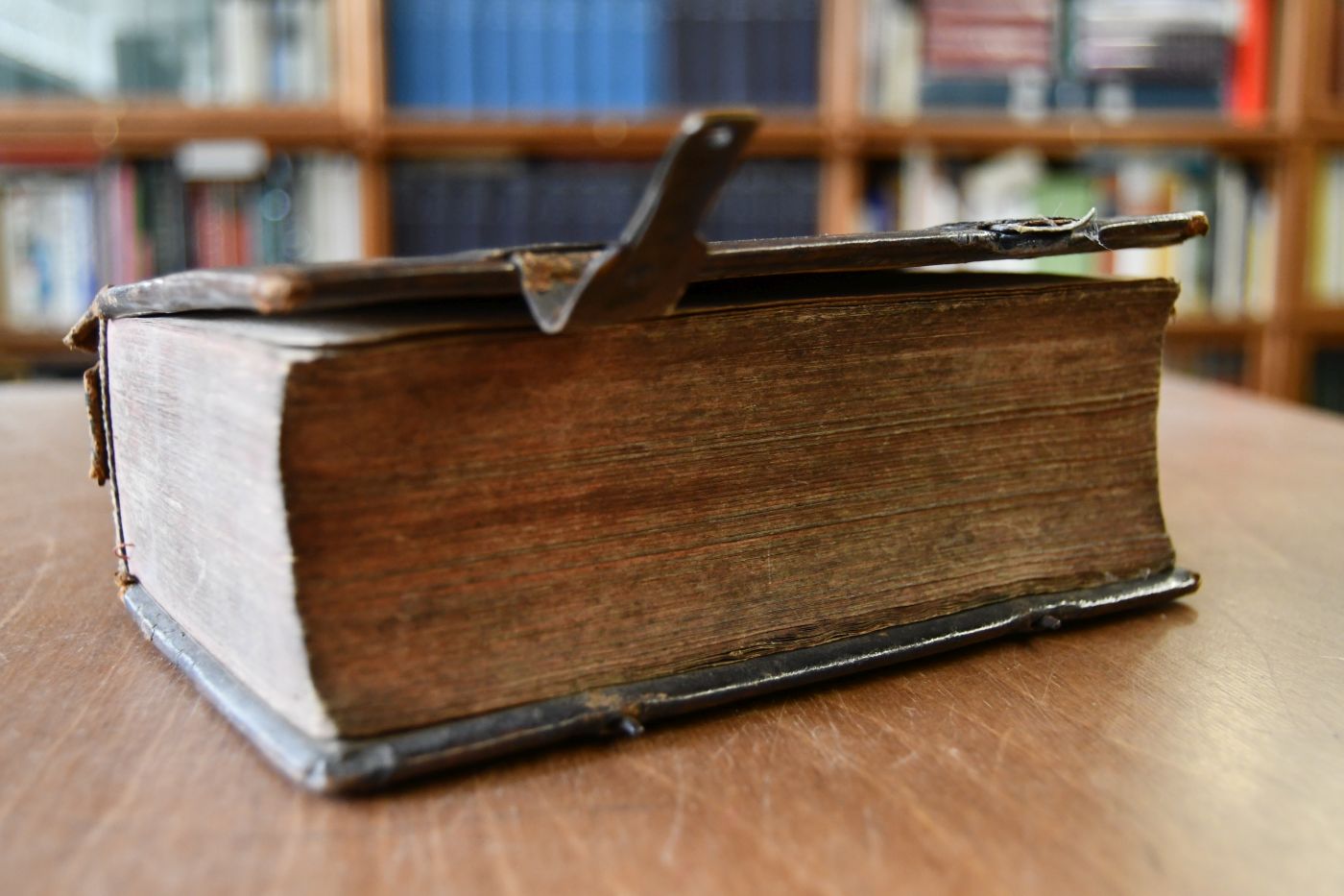 Johann Friedrich Starcks, Evangelischen Predigers und Consistorialis zu Frankfurt am Mayn, Sonn- und Festtags-Andachten, das ist Glaubens- Lebens- und Trost-Lehren, aus den ordentlichen Sonn- Fest- und Feyertags-Evangelien, mit Gebeten und summarischen Lebens-Beschreibungen der heiligen Apostel versehen, samt nöthigen Registern. Beigebunden Johann Friedrich Starcks Evangelischen Predigers und Consistorialis zu Frankfurt am Mayn, Andachten auf die besonderen Fest- und Apostel-Tage, Speyer, Gegel, 1772, 244 S.
