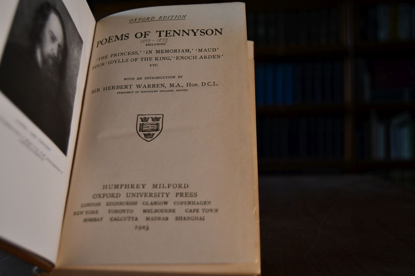 Poems of Tennyson. Including `The Princess,` `In Memoriam,` `Maud,` Four `Idylls of the King,` `Enoch Arden` etc. With an Introduction by Sir Herbert Warren.