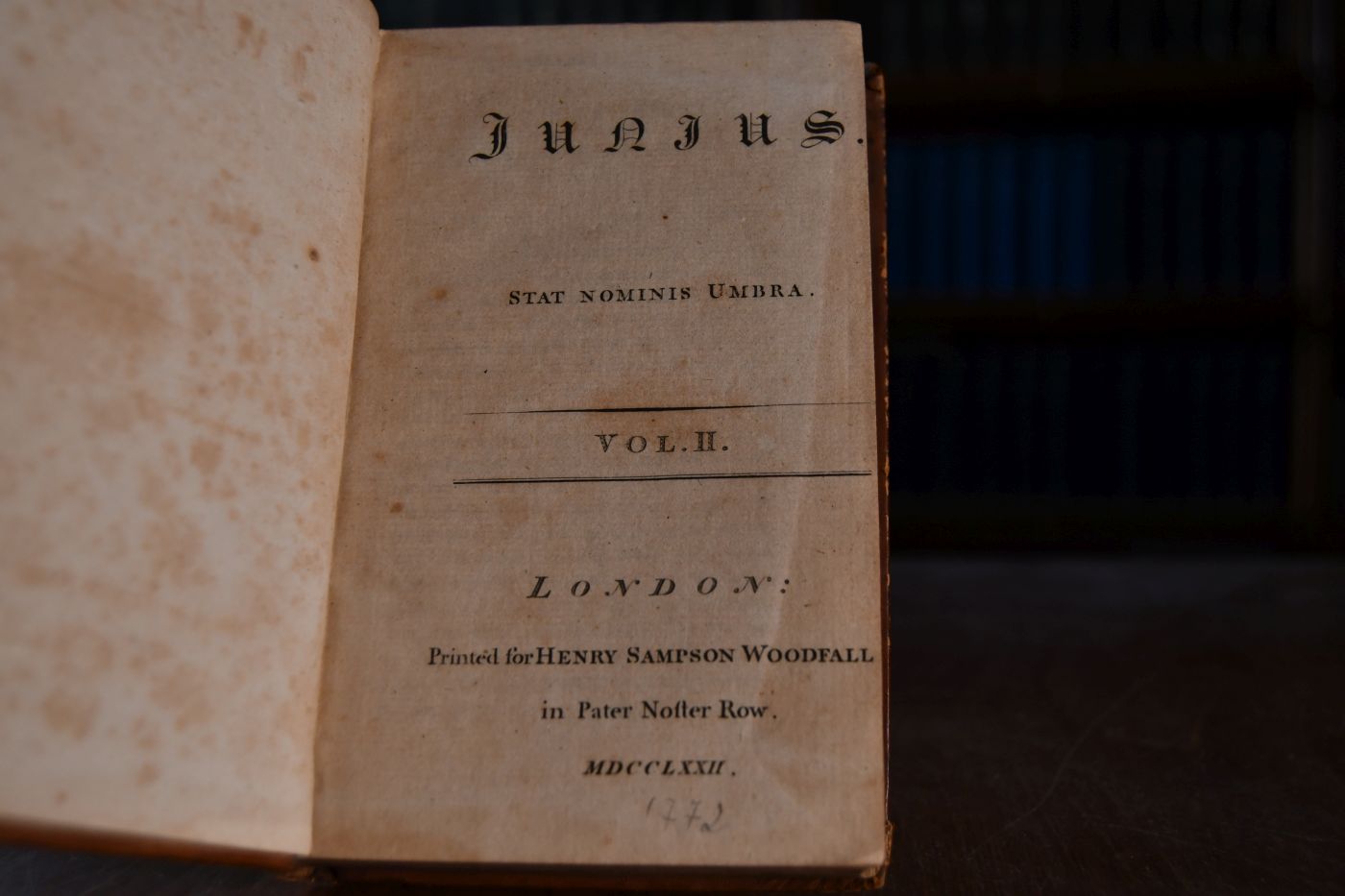 Junius. Stat Nominis Umbra. Vol. II (von 2) apart.