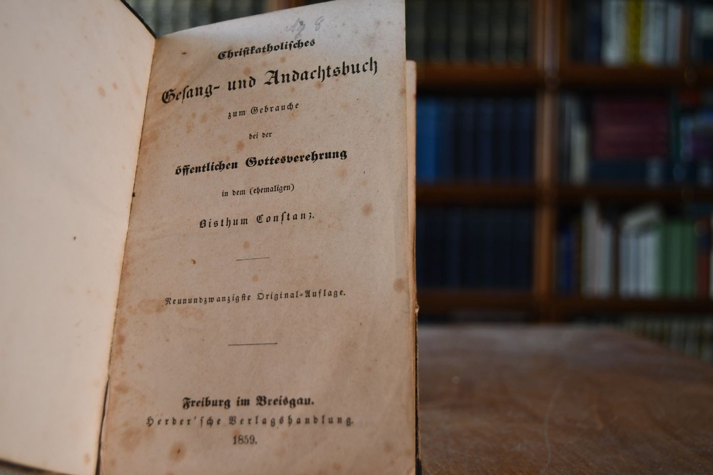 Christkatholisches Gesang- und Andachtsbuch zum Gebrauche bei der öffentlichen Gottesverehrung in dem (ehemaligen) Bisthum Constanz.