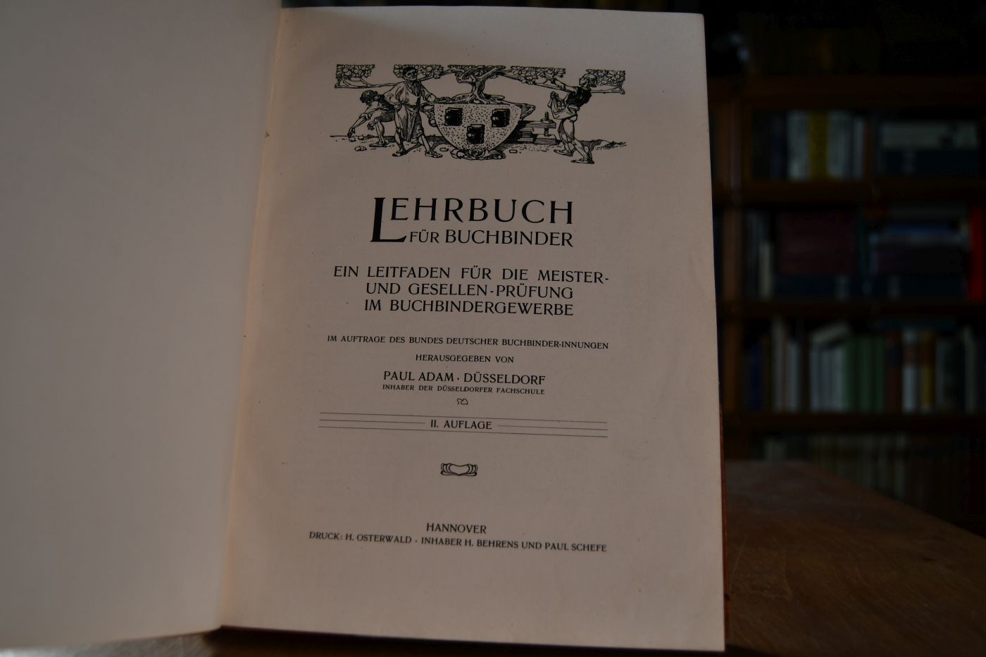 Lehrbuch für Buchbinder. Ein Leitfaden für die Meister- und Gesellen-Prüfung im Buchbindergewerbe.