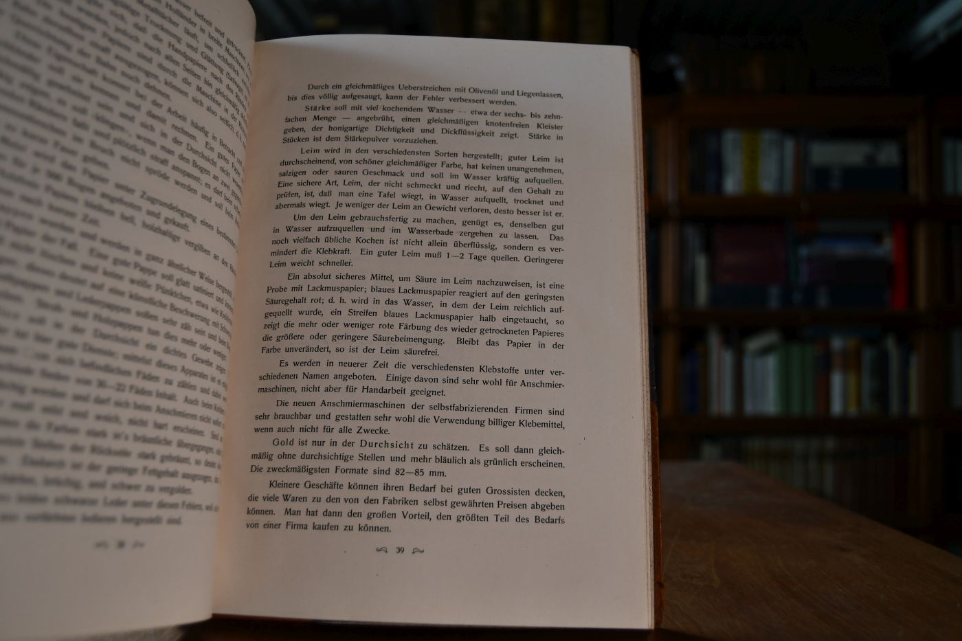 Lehrbuch für Buchbinder. Ein Leitfaden für die Meister- und Gesellen-Prüfung im Buchbindergewerbe.