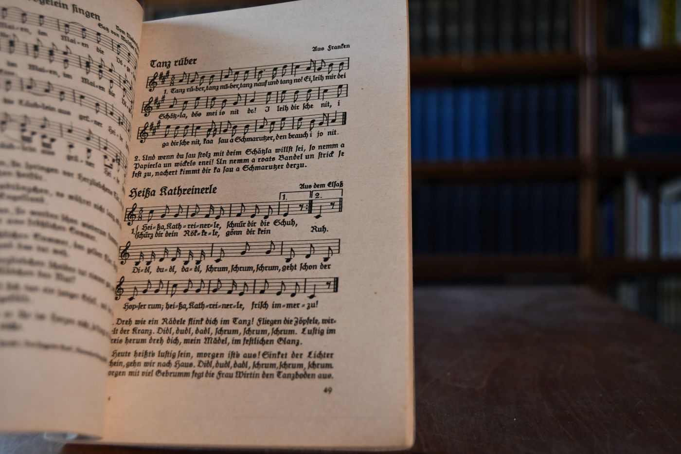 Wir Mädel singen. Liederbuch des Bundes Deutscher Mädel.
