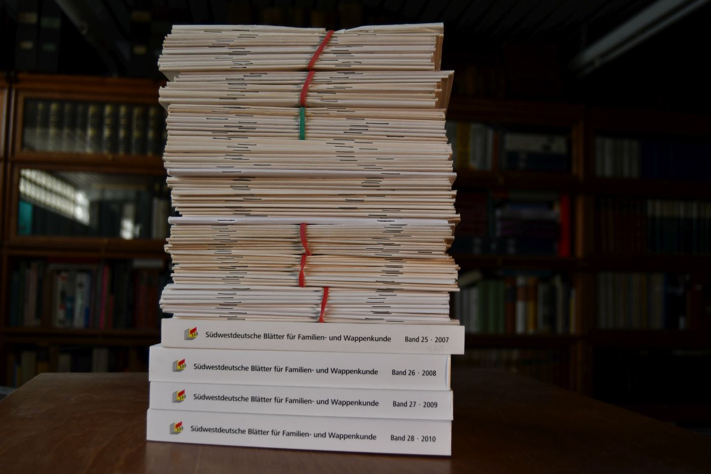 Südwestdeutsche Blätter für Familien- und Wappenkunde Bd. 17 (1982-1984) - Bd. 28 (2010). Bis Bd. 24 in Einzelheften jeweils mit Registerheft.