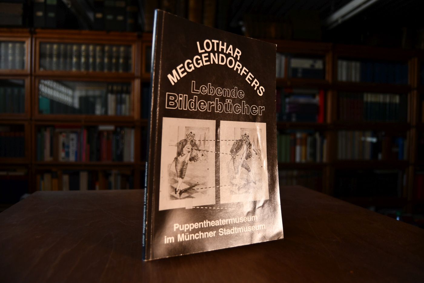 Lothar Meggendorfers Lebende Bilderbücher. Katalog zur Ausstellung vom 11.12.1980 - 28.2.1981 des Puppentheatermuseums im Münchner Stadtmuseum.