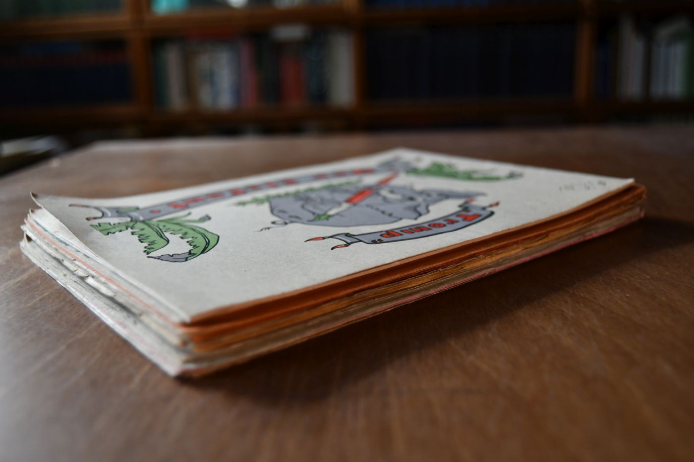 Konvolut von 12 Malheften aus den 1950er-Jahren (u.a. "Tromp" Der Elefant, Schneewittchen, Das schöne Märchen-Malbuch, Das schöne Malbuch, Märchen-Malblätter vom Hasenleben, Seid`s alle da? Kasperlerlebnisse zum Ausmalen. Ich male Volkslieder, Das schöne Weihnachtsmalbuch, Der kleine Maler.