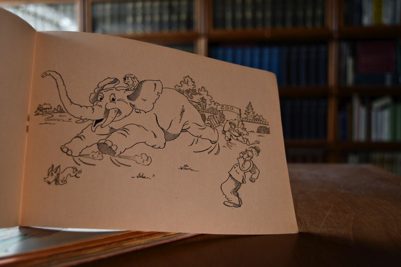 Konvolut von 12 Malheften aus den 1950er-Jahren (u.a. "Tromp" Der Elefant, Schneewittchen, Das schöne Märchen-Malbuch, Das schöne Malbuch, Märchen-Malblätter vom Hasenleben, Seid`s alle da? Kasperlerlebnisse zum Ausmalen. Ich male Volkslieder, Das schöne Weihnachtsmalbuch, Der kleine Maler.