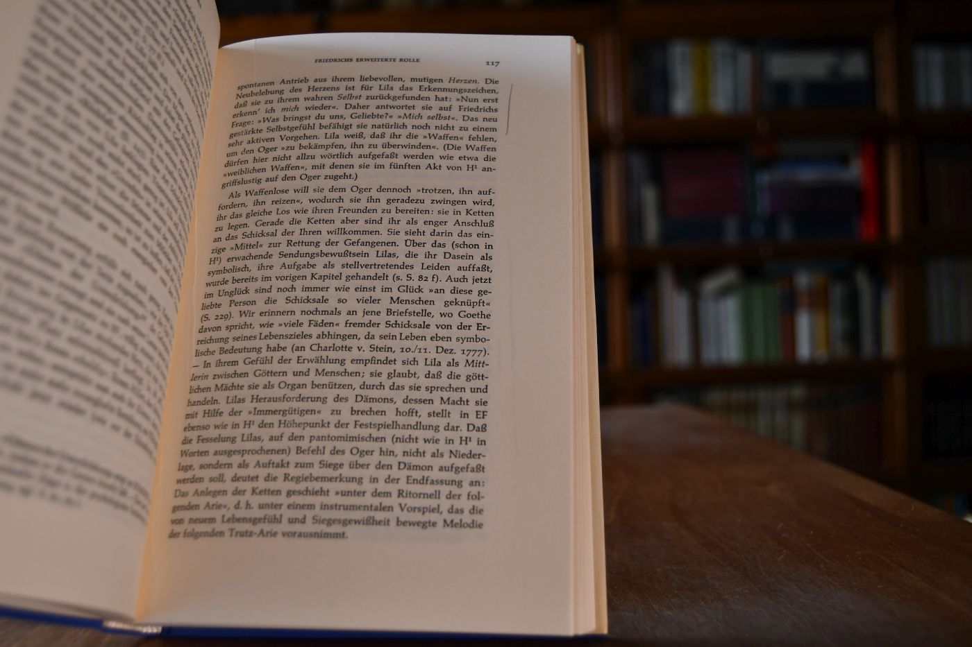 Goethes "Lila". Heilung eines "Wahnsinns" durch "Psychische Kur". Vergleichende Interpretation der drei Fassungen. Mit ungedruckten Texten und Noten und einem Anhang über psychischen Kuren der Goethe-Zeit und das Psychodrama.