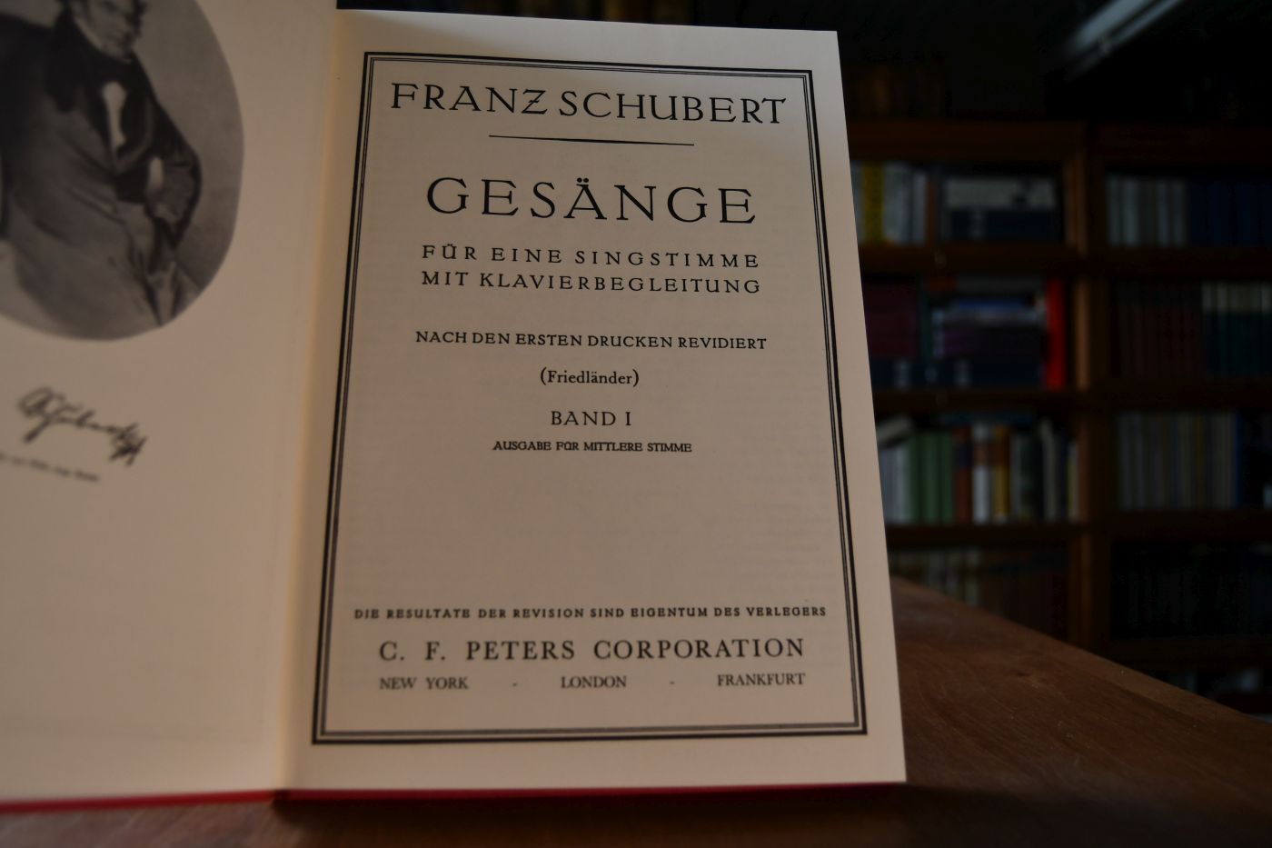 Gesänge für eine Singstimme mit Klavierbegleitung. Nach den ersten Drucken revidiert (Friedländer). Band I. Ausgabe für Mittlere Stimme.