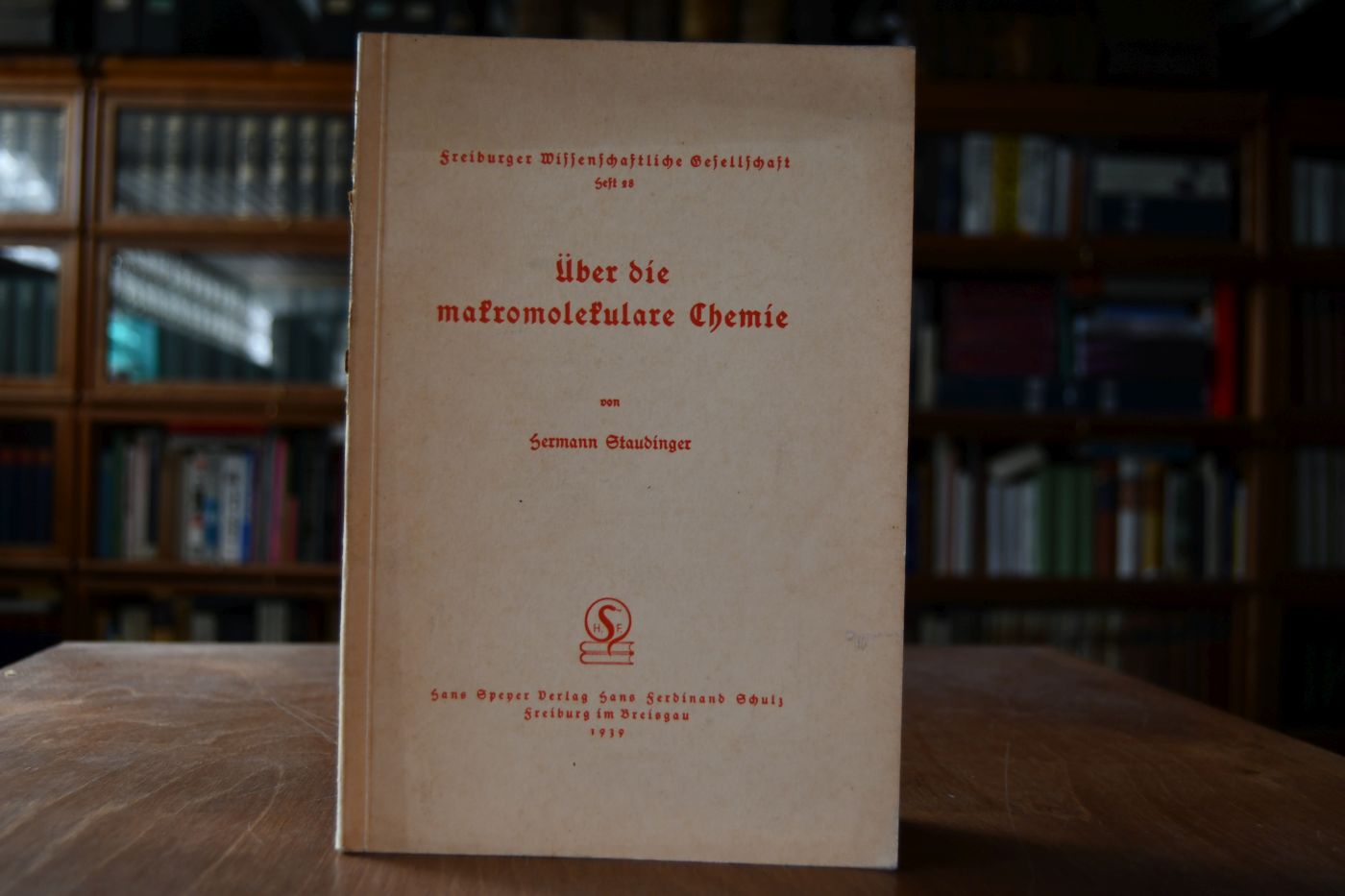 Über die makromolekulare Chemie. Vortrag gehalten bei der Jahresversammlung der Freiburger Wissenschaftlichen <Gesellschaft am 10. Dezember 1938.