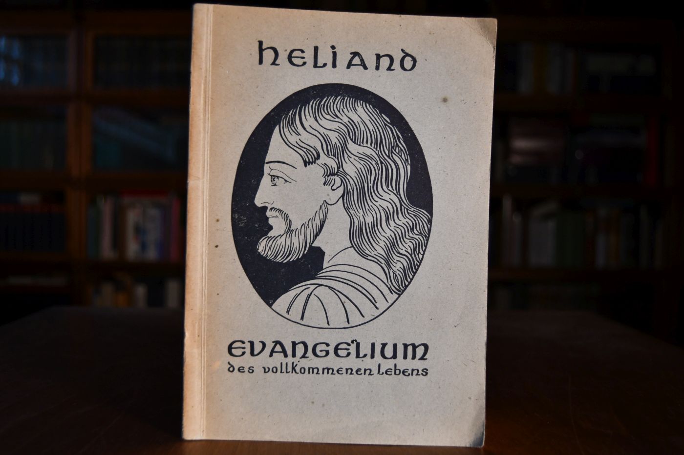 Heliand. Die Gesundheitslehren einer altslawischen und einer aramäischen Evangelien-Handschrift in der Bibliothek des Vatikans. Die aramäischen und altslawischen Texte verglichen und herausgegeben von Edmond Székely und Purcel Weaver 1937. Evangelium des vollkommenen Lebens. Auszug aus einem aramäischen Urtext, deutsch erstmals erschienen in TAU-114 (Jan. 1936). Ins Deutsche übersetzt und herausgegeben von Werner Zimmermann.