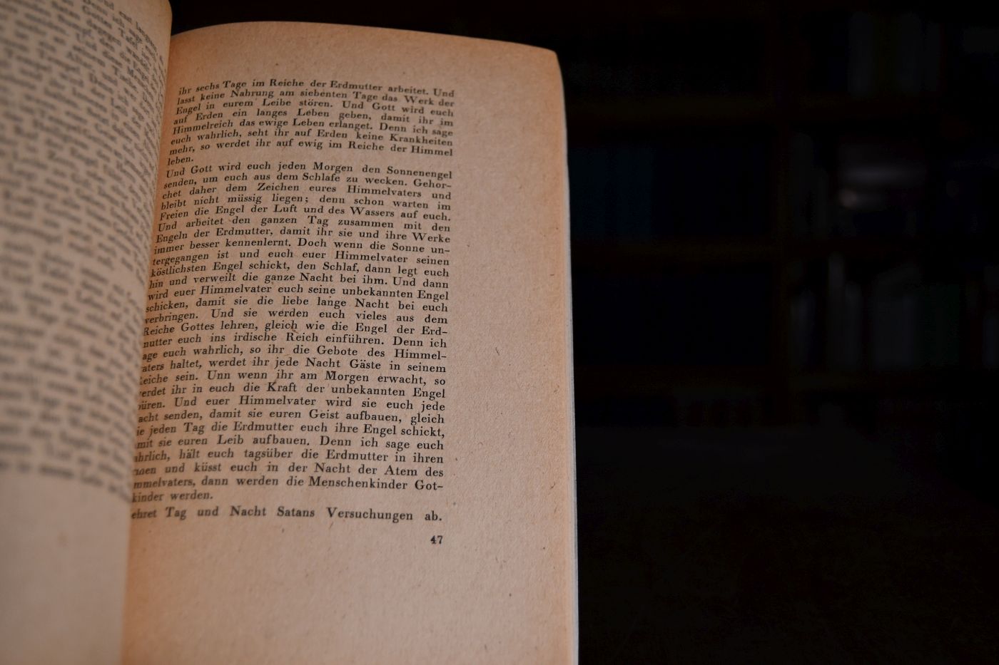 Heliand. Die Gesundheitslehren einer altslawischen und einer aramäischen Evangelien-Handschrift in der Bibliothek des Vatikans. Die aramäischen und altslawischen Texte verglichen und herausgegeben von Edmond Székely und Purcel Weaver 1937. Evangelium des vollkommenen Lebens. Auszug aus einem aramäischen Urtext, deutsch erstmals erschienen in TAU-114 (Jan. 1936). Ins Deutsche übersetzt und herausgegeben von Werner Zimmermann.