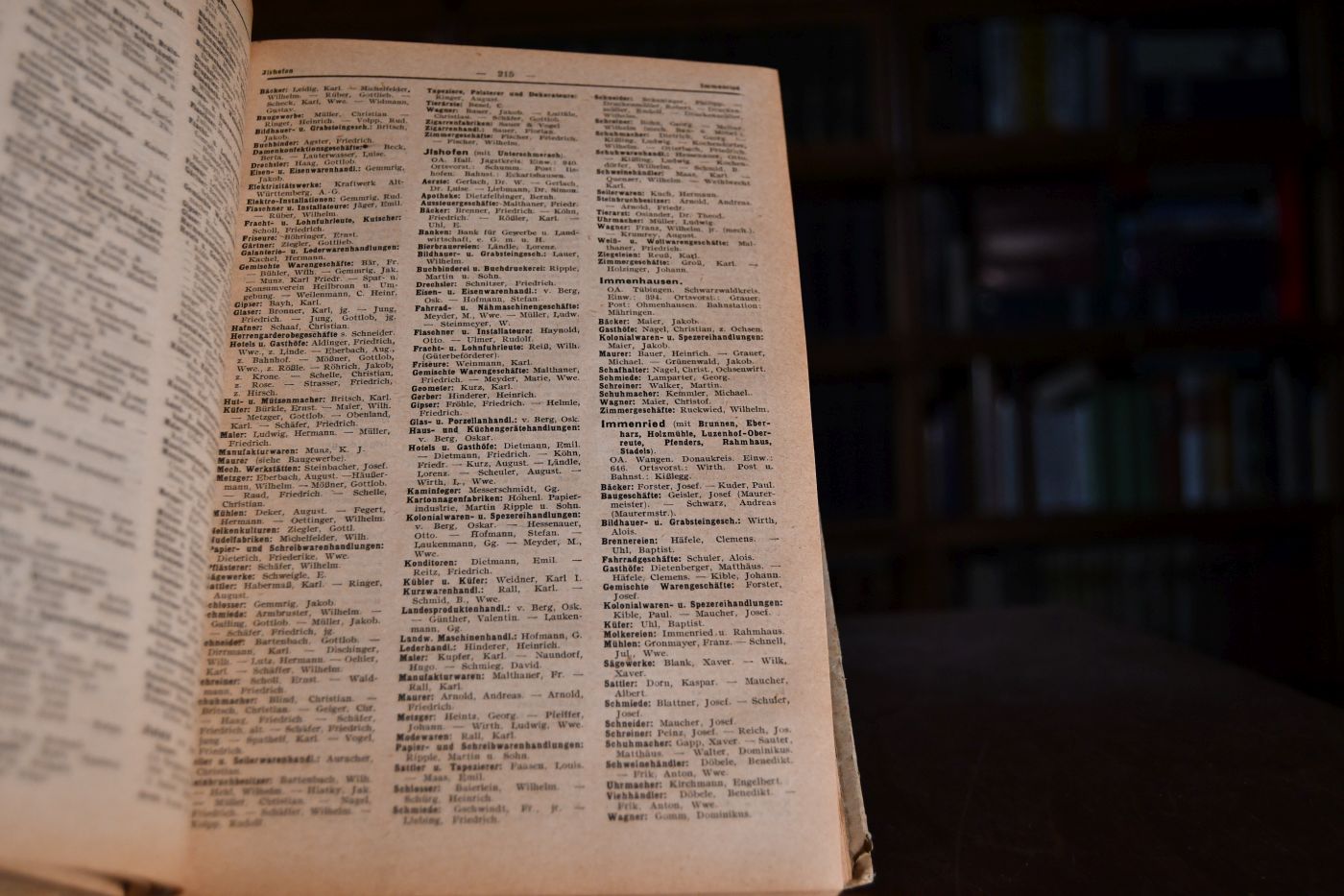 Württembergisches und Hohenzollerisches Landes-Adreßbuch für Industrie, Handel und Gewerbe 1924.