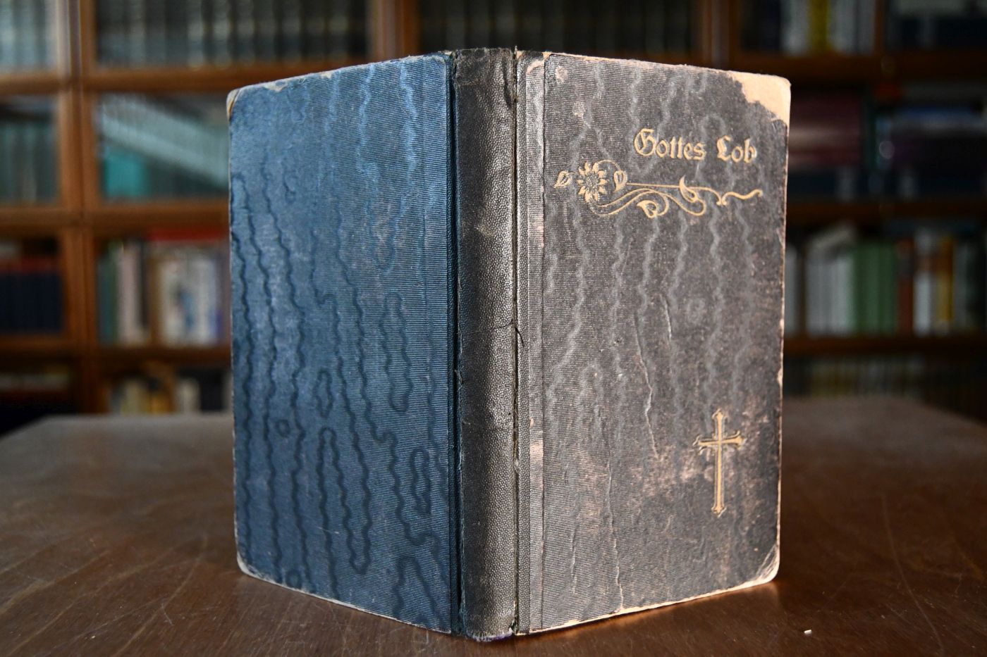 Gottes Lob in Gebet und Gesang. Katholisches Andachtsbuch. Herausgegeben von der Geistlichkeit des "Neisser Kommissariats" der Breslauer Diözese.