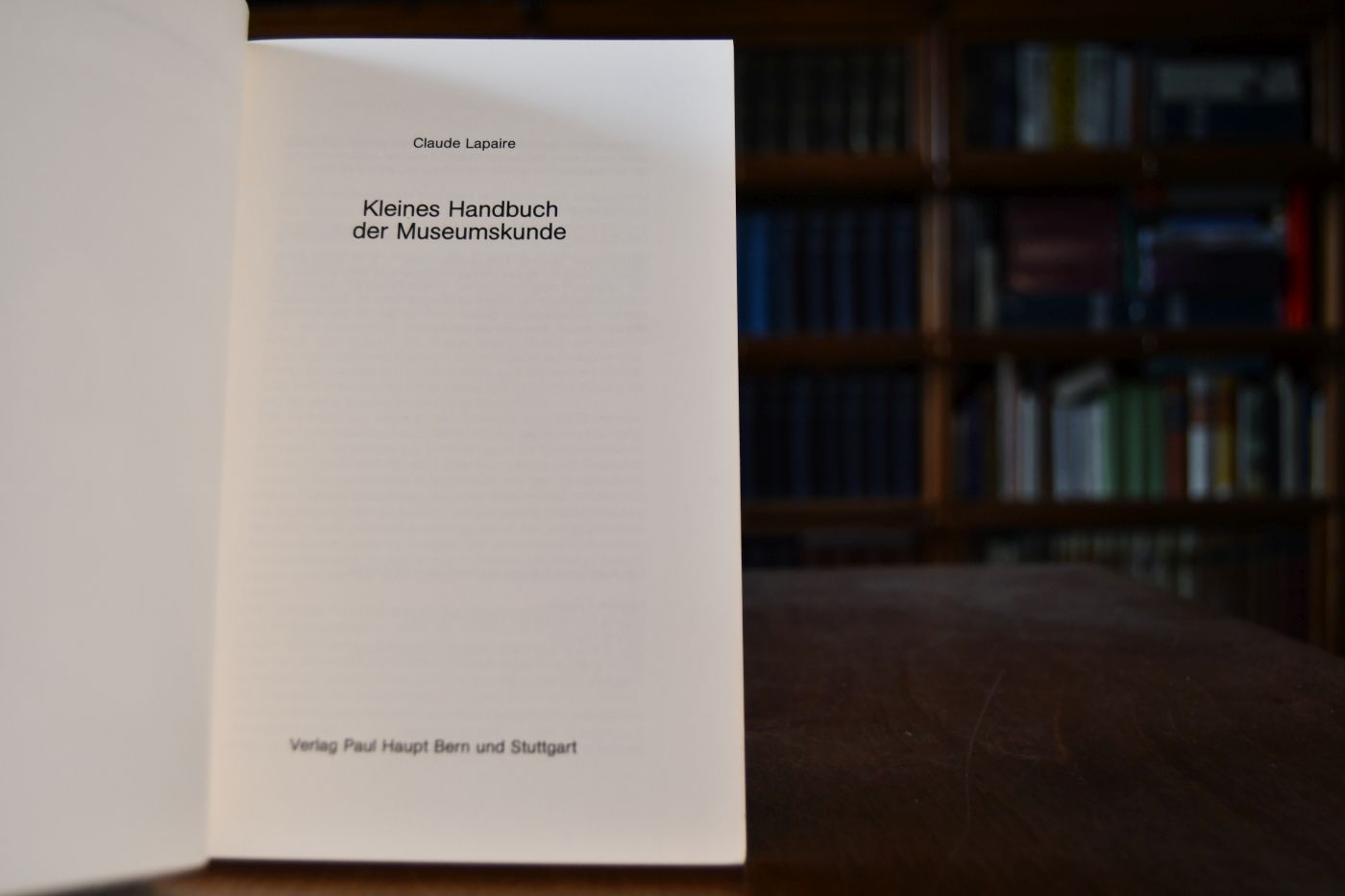 Kleines Handbuch der Museumskunde.