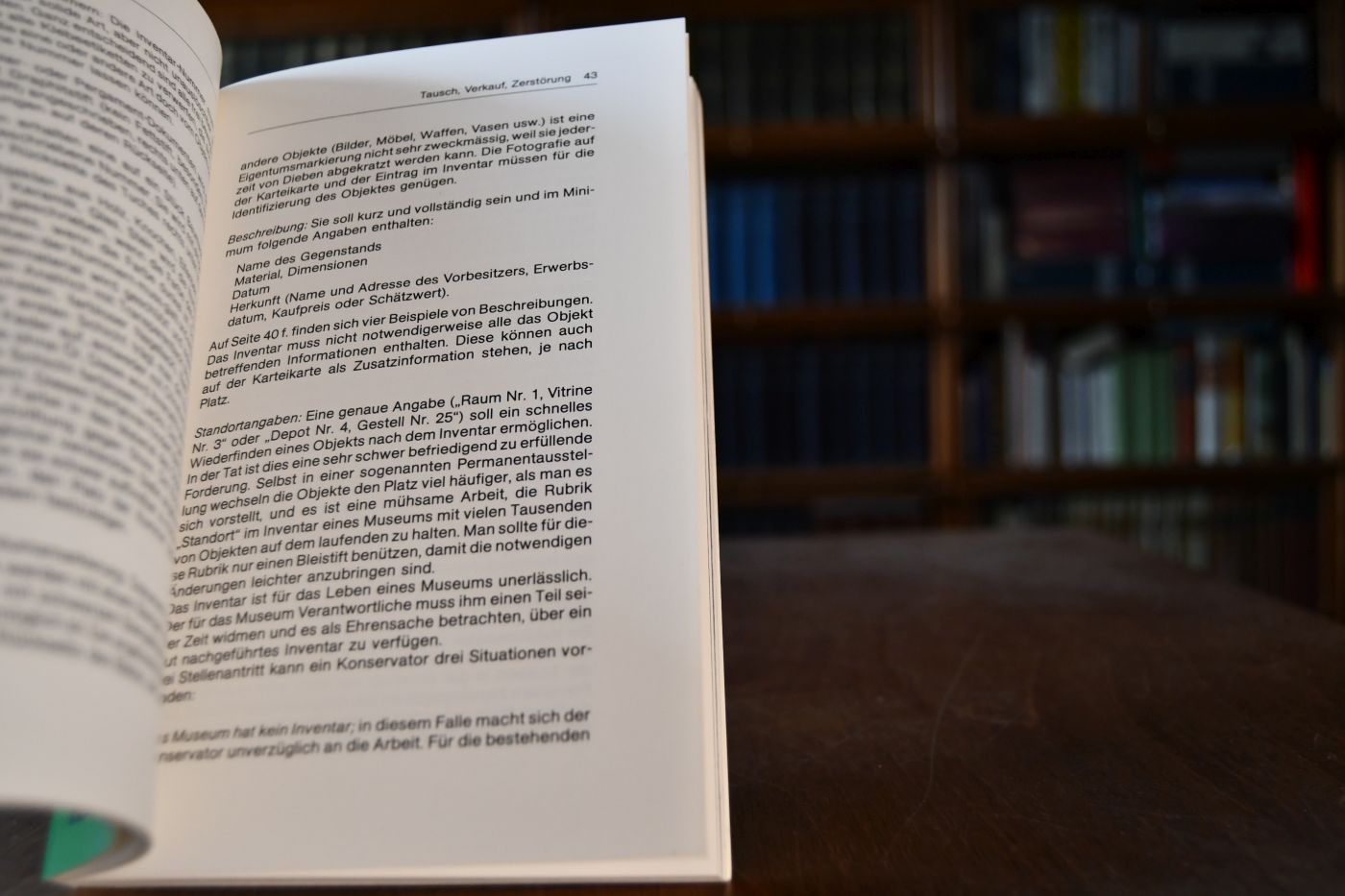 Kleines Handbuch der Museumskunde.