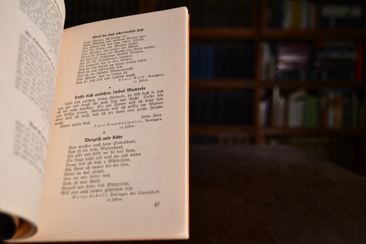 Dir, liebe Mutter. Ein Buch der Kinder für die Mutter.