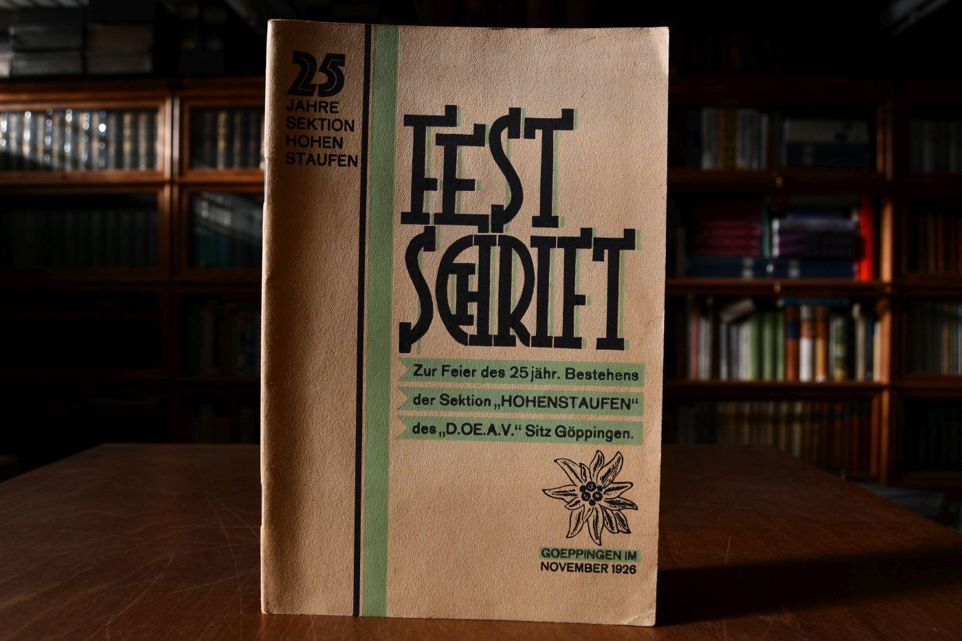 Festschrift zur Feier des 25jährigen Bestehens der Sektion Hohenstaufen des "D.Oe.A.V." Sitz Göppingen.