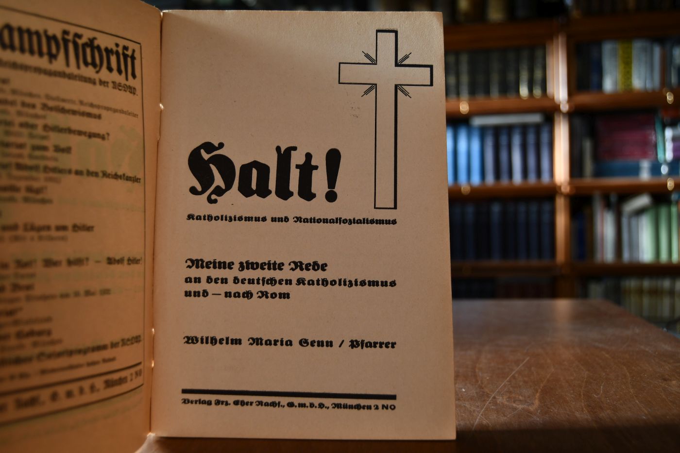 Halt! Katholizismus und Nationalsozialismus. Meine zweite Rede an den deutschen Katholizismus und - nach Rom.