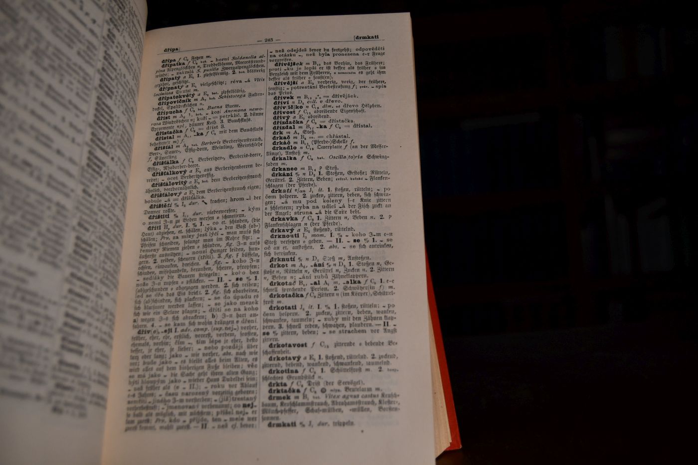 Ceskonemecky Slovnik. Pomoci cetnych odborniku sestavil. - Böhmischdeutsches Wörterbuch. Bde. 1-3. Tschechisch-deutsch.