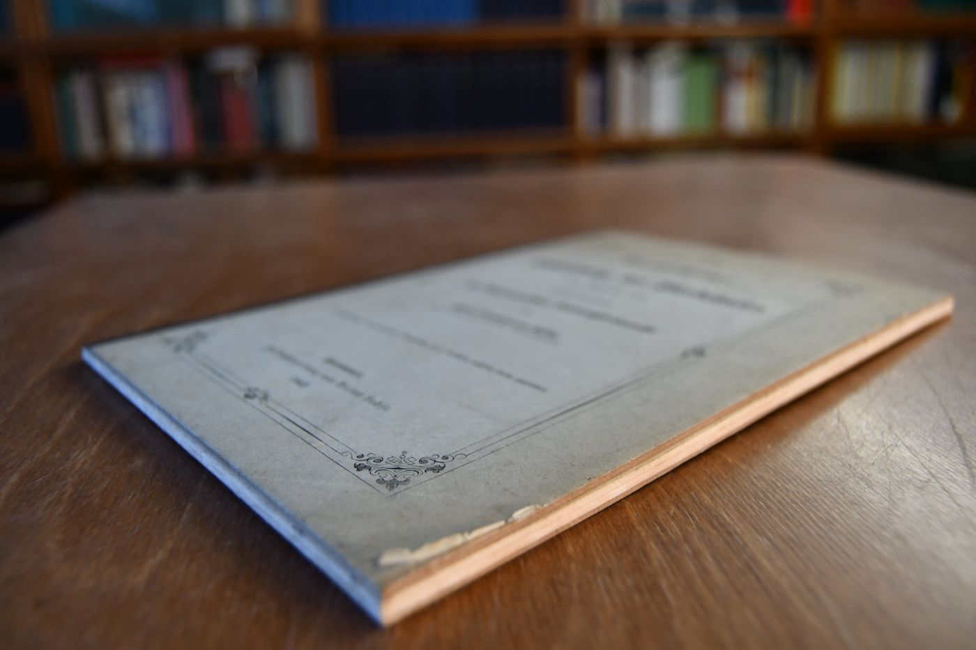 Rathschläge zur Behandlung des Pferdehufes von Jugend auf, mit besonderer Berücksichtigung der Hannoverschen Landespferdezucht von General-Lieutenant von Hassell. Die Zeichnungen vom Hauptmann Blumenbach, K.H. Artillerie, nach der Natur gezeichnet.