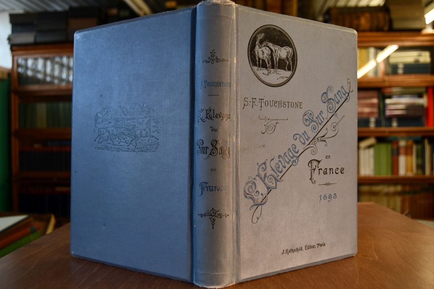 L`Elevage du pur Sang en France. Guide pratique de l`eleveur donnant les Performances, les Pedigrees et les Prix de Saillie des etalons appartenant a l`etat et aux particuliers.