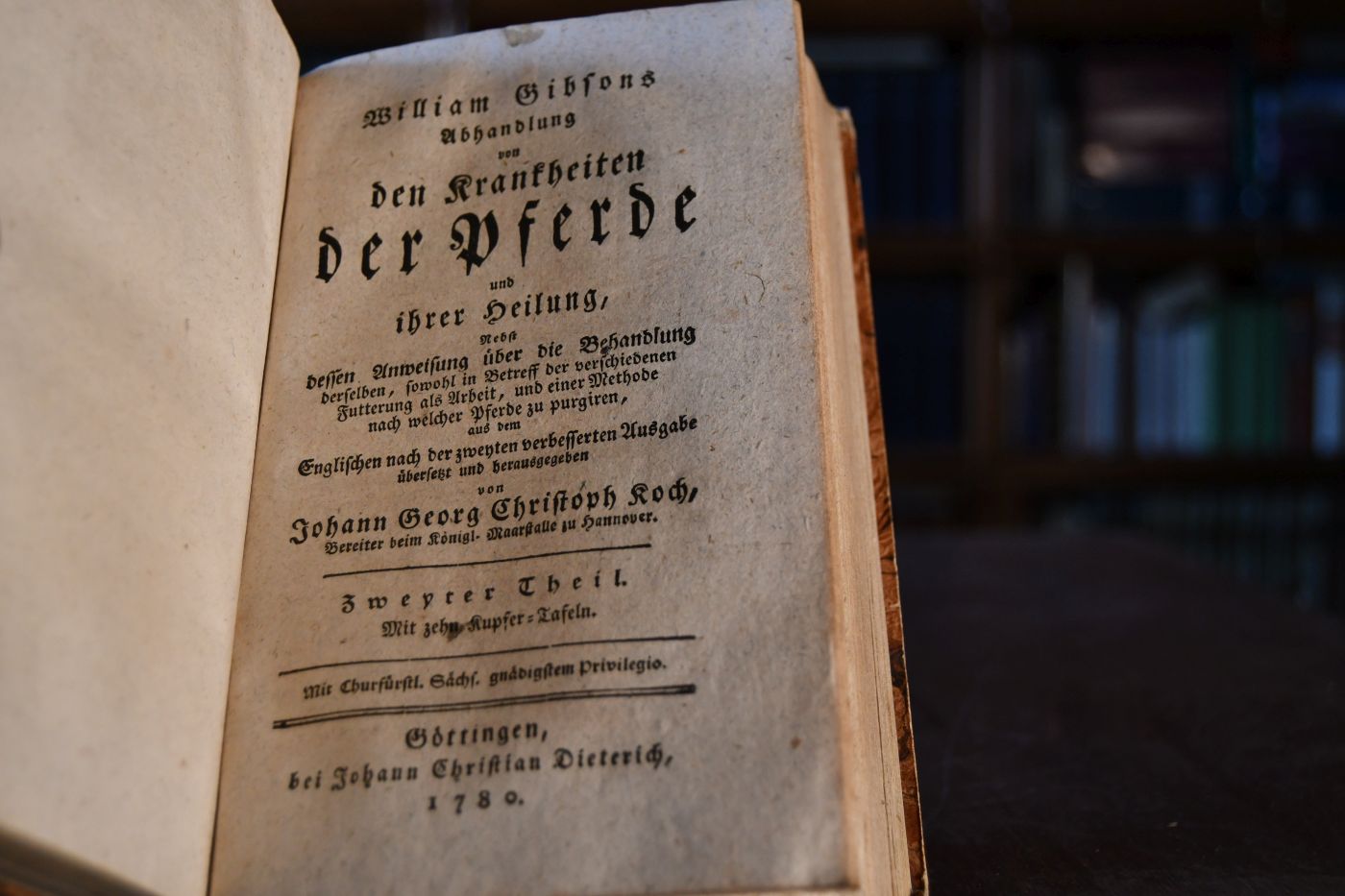 William Gibsons Abhandlung von den Krankheiten der Pferde und ihrer Heilung, nebst dessen Anweisung über die Behandlung derselben, sowohl in Betreff der verschiedenen Futterung als Arbeit, und einer Methode nach welcher Pferde zu purgiren, aus dem Englischen nach der zweyten verbesserten Ausgabe übersetzt und durchgesehen von Johann Georg Christoph Koch. 2 Teile in einem Band.