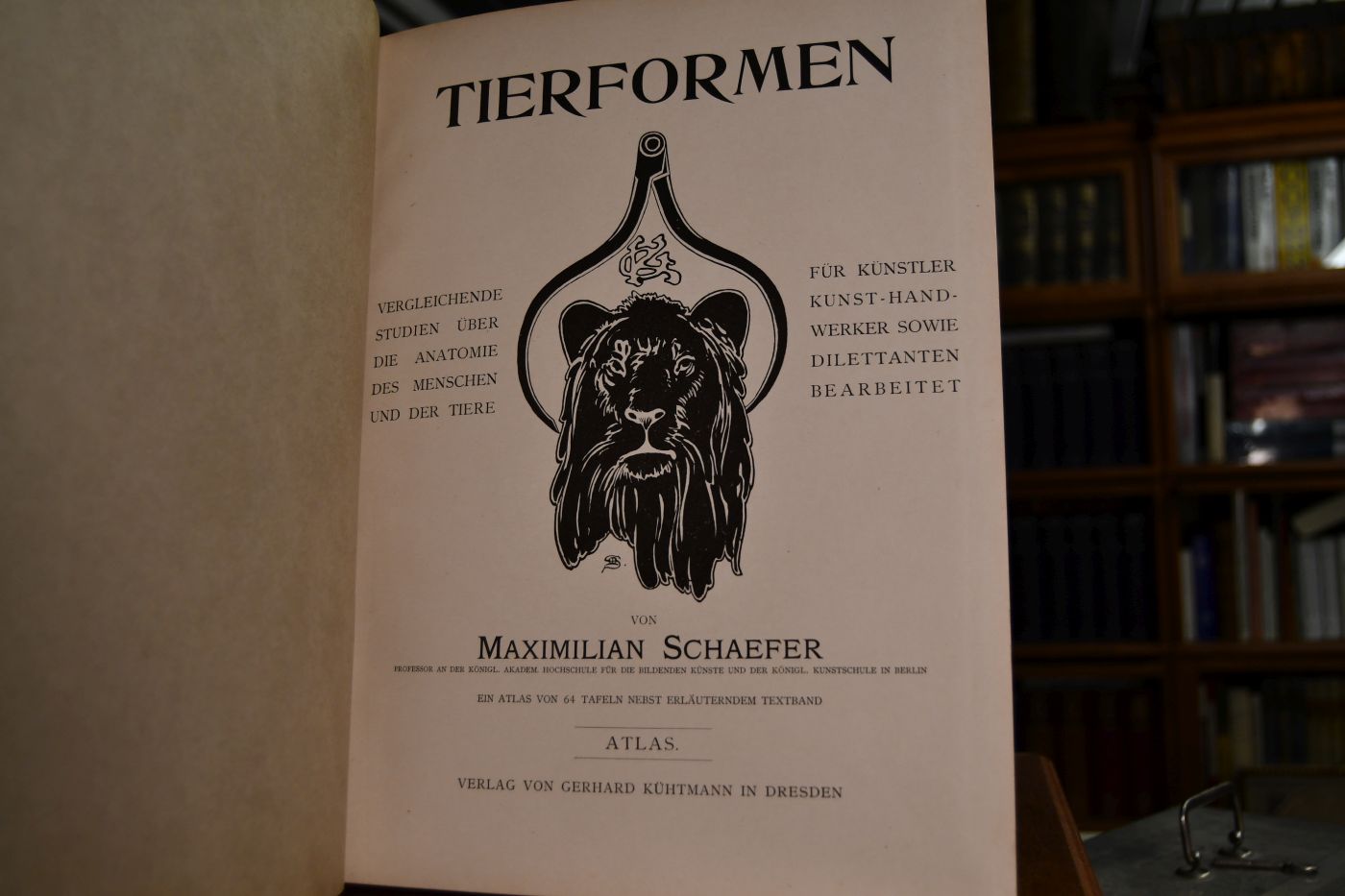 Tierformen. Vergleichende Studien über die Anatomie des Menschen und der Tiere für Künstler, Kunsthandwerker sowie Dilettanten ausgearbeitet. Text- und Atlasband.