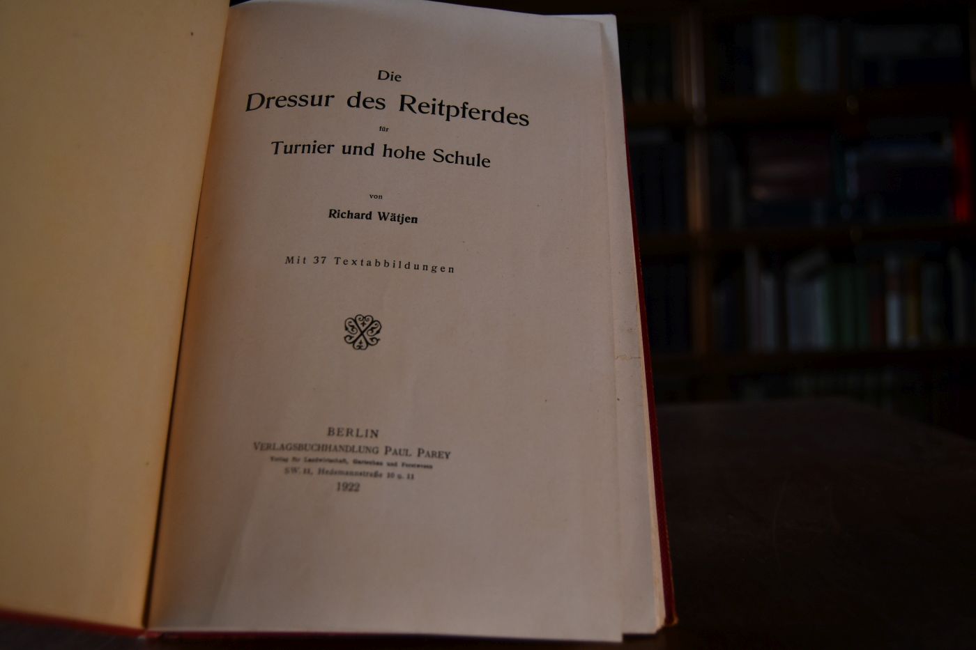 Die Dressur des Reitpferdes für Turnier und hohe Schule.