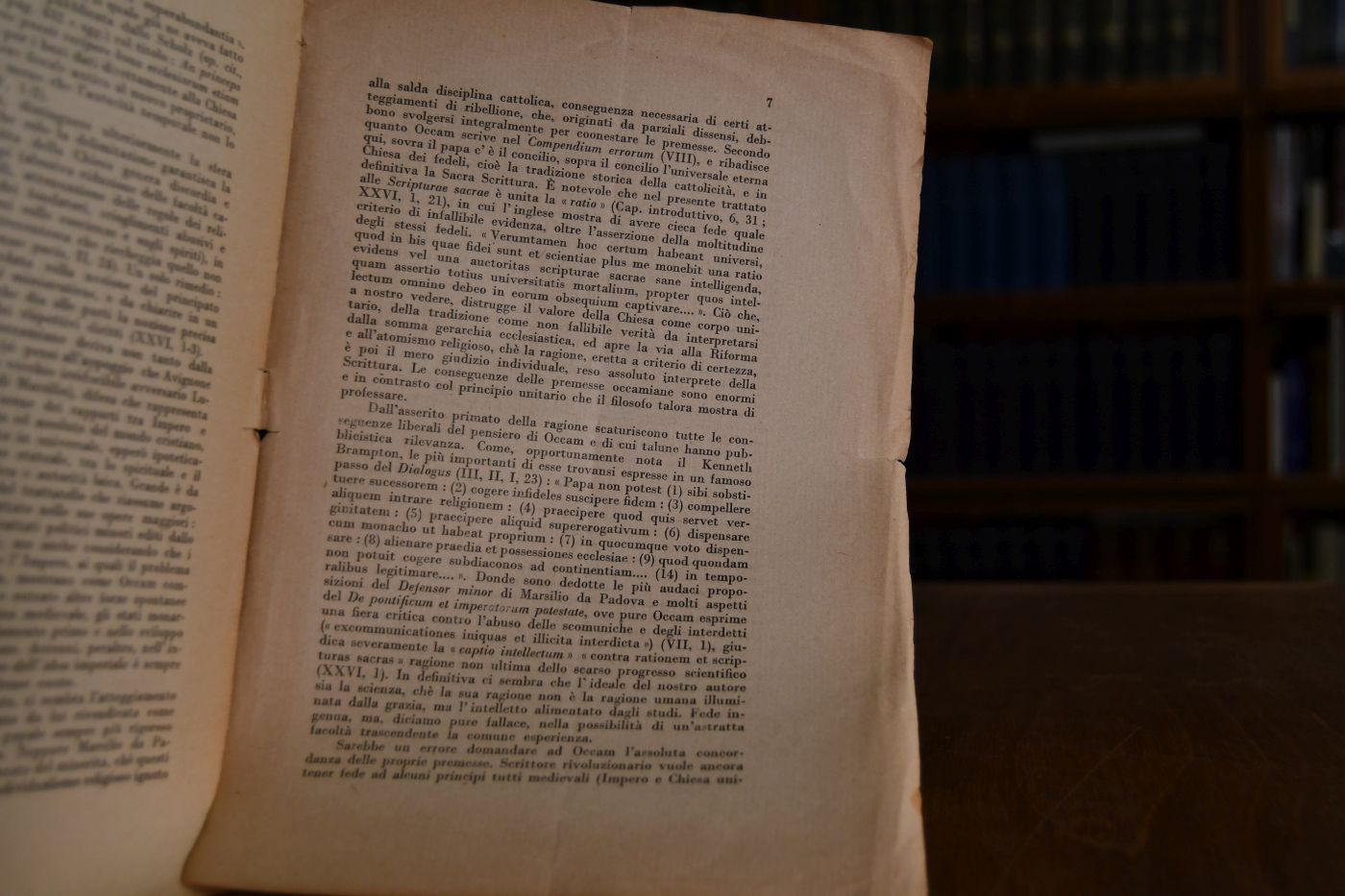 Buchbesprechung a) William of Ockham, The "De imperatorum et pontificum potestate", Oxford, Clarendon Press, 1927. b) R. Scholz, Zwei neue Handschriften des "Defensor pacis" von Marsiliuzs von Padua und ein unbekannter Kirchenpolitischer Traktat Wilhelms von Occam, Neues Archiv der Gesellschaft für ältere deutsche Geschichtskunde, Bd. XLVII, 1928, S. 559-566.