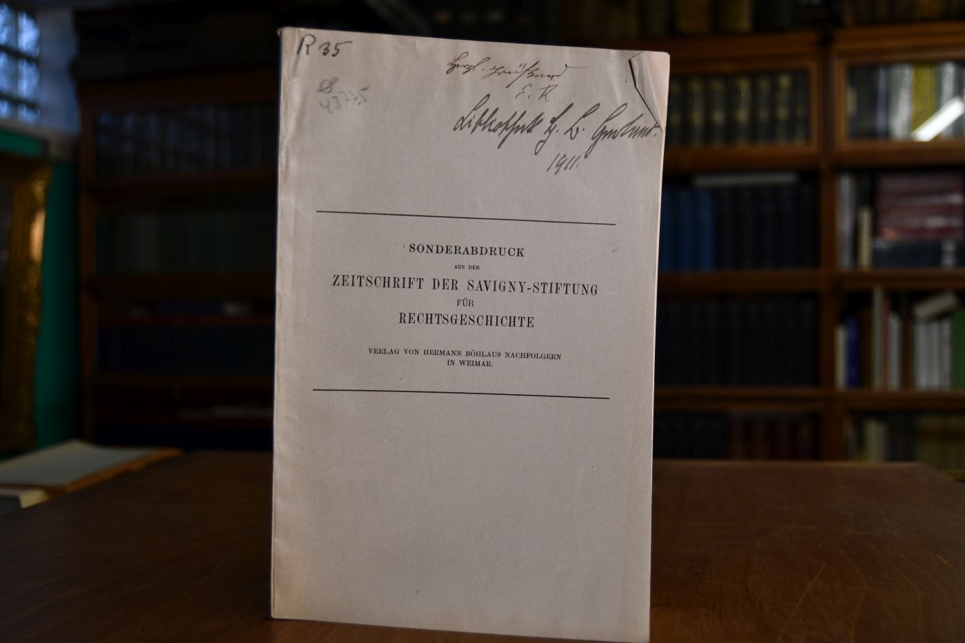 Buchbesprechung A. Stölzel, Die Entwicklung der gelehrten Rechtsprechung, Bd. 2 Billigkeits- und Rechtspflege der Rezeptionszeit in Jülich-Berg, Bayern, Sachsen und Brandenburg, Berlin, Franz Vahlen, 1910.