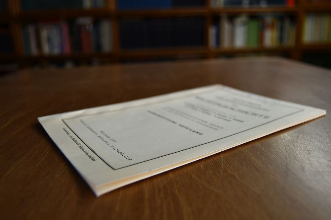 Buchbesprechung Hans Reiner, Die Ehre, Kritische Sichtung einer abendländischen Lebens- und Sittlichkeitsform, Berlin, E.S. Mittler, 1956.