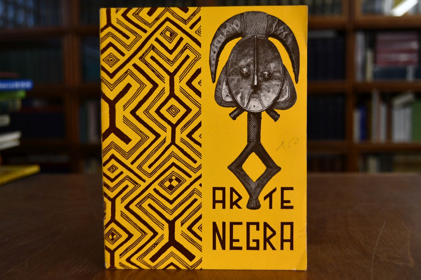 Arte Negra. Mostra organizzata da Alessandro von Hoerschelmann.