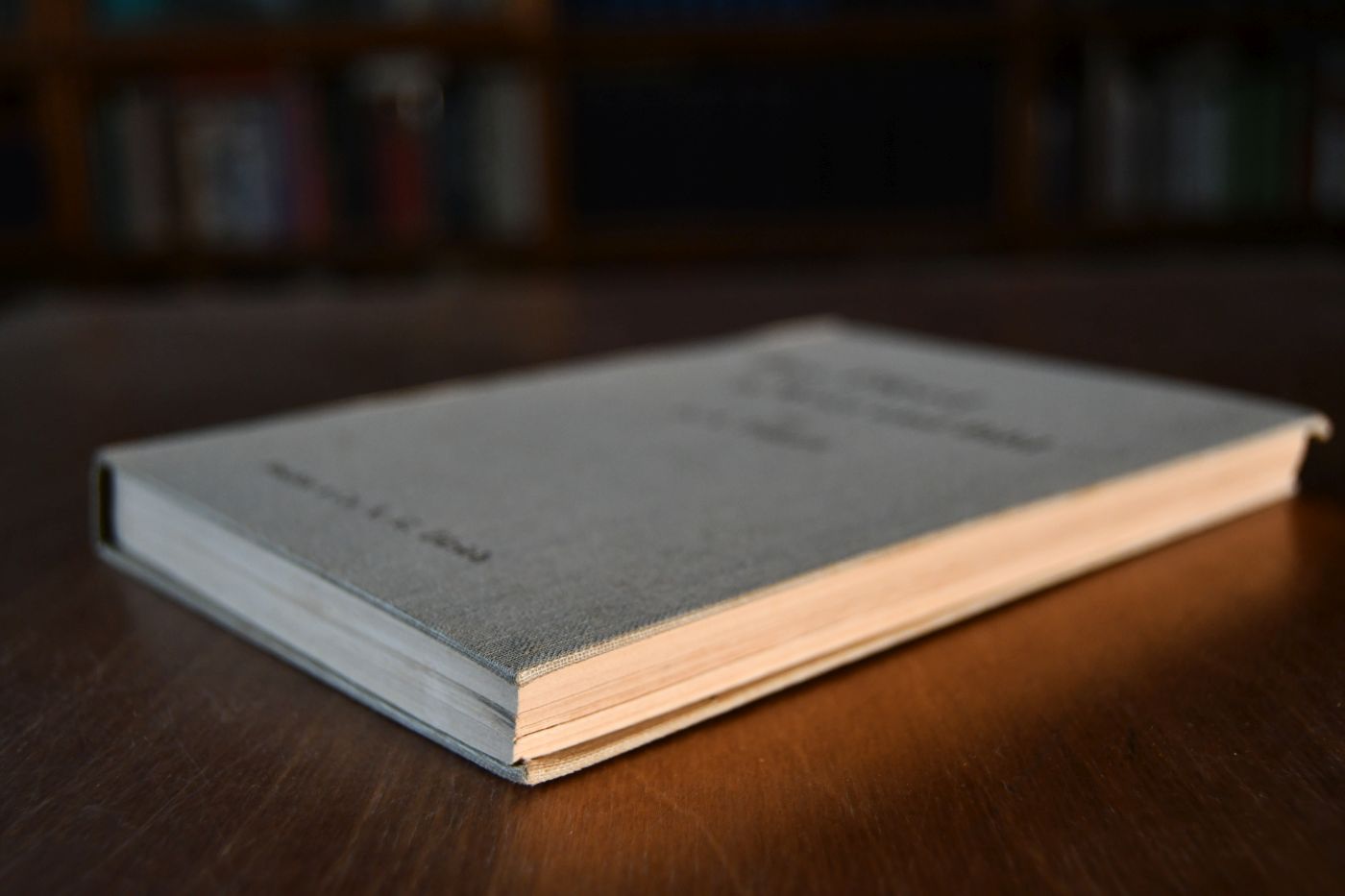 Das Pferd in Wort und Bild. Mit einer Zusammenstellung der hauptsächlichen Verletzungen, Lahmheiten, Krankheiten, Fehler und Mängeln und Untugenden bei Pferden, mit Anhängen Sattel- und Geschirrkenntnis, Reitprogramm etc. und mit 270 Illustrationen über die verschiedenen Pferdetypen (als Anschauungsunterricht) mit Einleitung des Verfassers und Vorworten einiger massgebenden Stellen. Anleitung für Anfänger, Reitschüler (im Militärdienste wie im Privatleben) und für alle diejenigen, die mit Pferden zu tun haben.