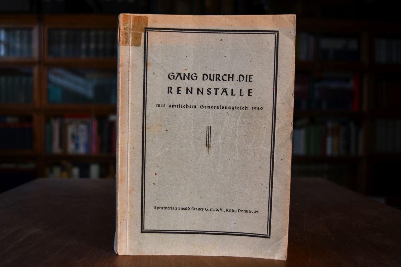 Gang durch die Rennställe mit amtlichem Generalausgleich 1949.