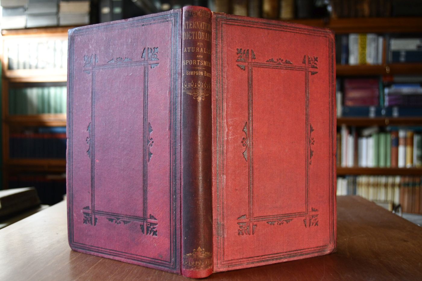 Internationales Wörterbuch, für Naturfreunde und Jäger, englisch, französisch, deutsch. Enthaltend alle bei der Jagd, Fischerei, dem Pferderennen, sämmtlichen Spielen, so wie bei den gesammten Naturwissenschaften vorkommenden technischen Ausdrücke.